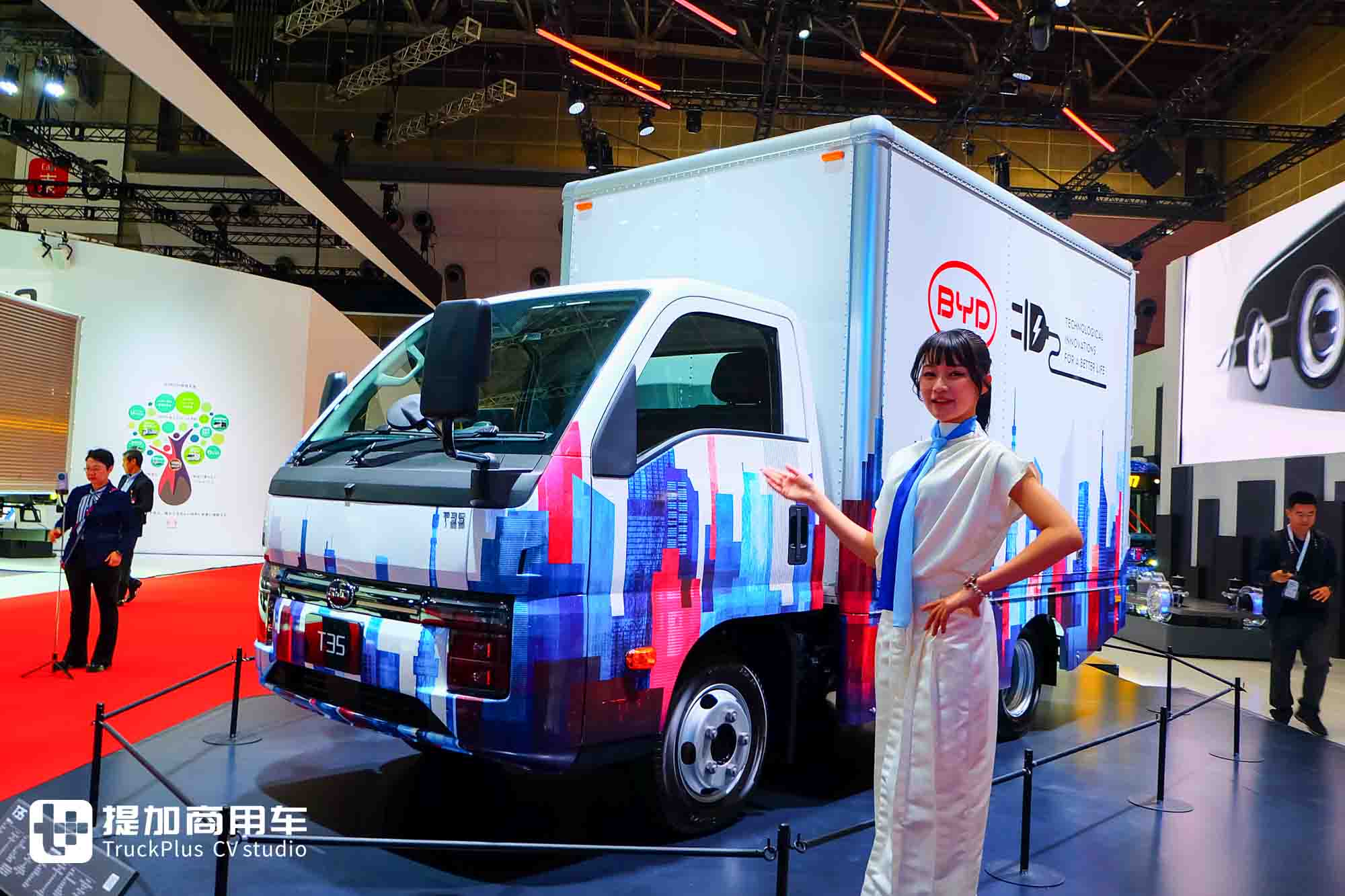 2025日本移动出行展|宜商也宜家,转弯半径不到五米!日本首发亮相的比亚迪T35纯电动轻卡实拍 - 第2张 - 提加商用车网 2025日本移动出行展|宜商也宜家,转弯半径不到五米!日本首发亮相的比亚迪T35纯电动轻卡实拍 - 第2张