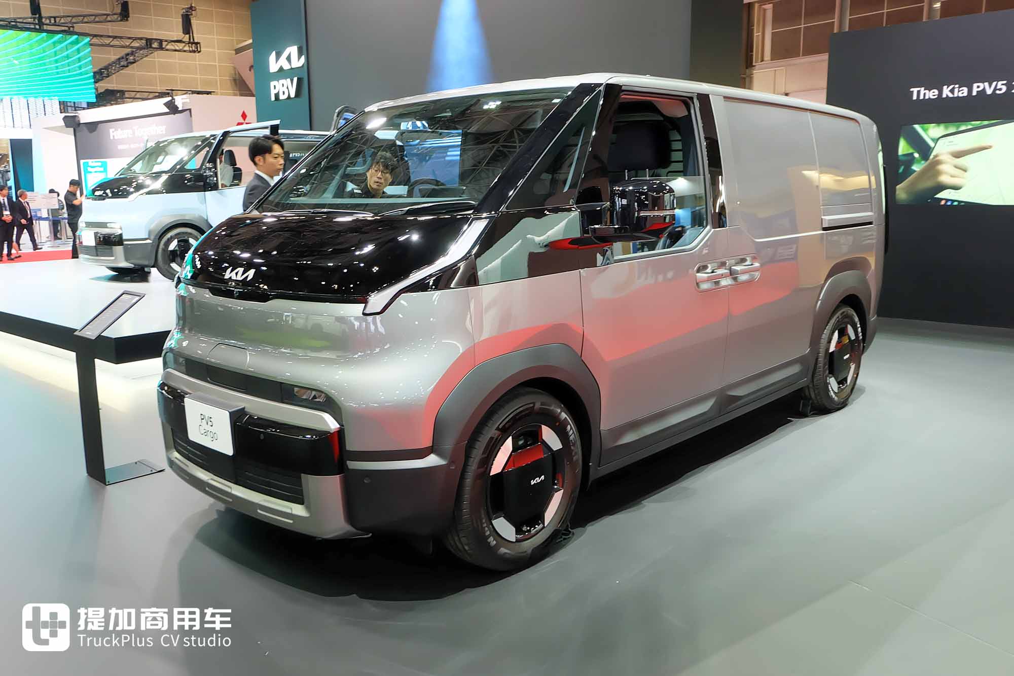 2025日本移动出行展|客运货运全满足!起亚PV5登陆日本市场,实拍带你看实力几何 - 第4张 - 提加商用车网 2025日本移动出行展|客运货运全满足!起亚PV5登陆日本市场,实拍带你看实力几何 - 第4张