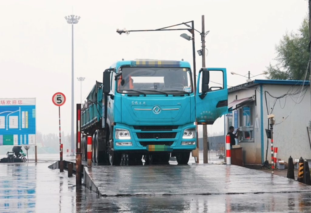 东风天龙KL充电版牵引车:车队实测,可靠又省心 - 第4张 - 提加商用车网 东风天龙KL充电版牵引车:车队实测,可靠又省心 - 第4张