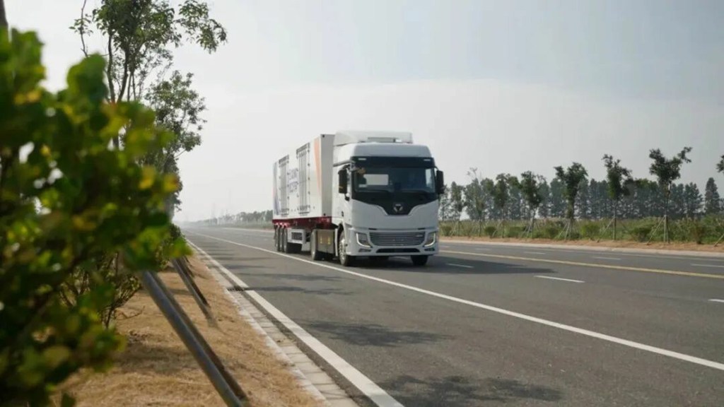 “双11”呼唤“当日达”!徐工4×2底充牵引车已就位 - 第1张 - 提加商用车网 “双11”呼唤“当日达”!徐工4×2底充牵引车已就位 - 第1张