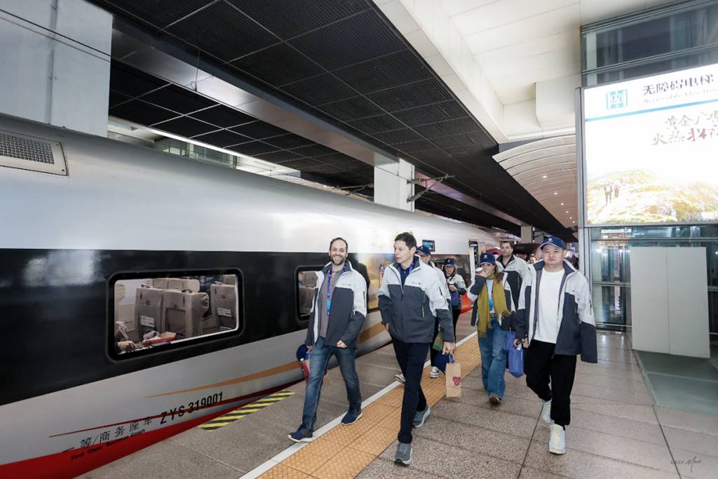 福田专列驰骋中国速度,全球伙伴共鉴智造辉煌 - 第1张 - 提加商用车网 福田专列驰骋中国速度,全球伙伴共鉴智造辉煌 - 第1张