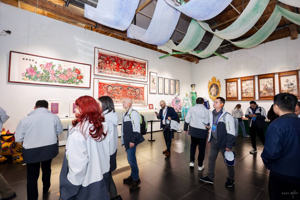 福田专列驰骋中国速度,全球伙伴共鉴智造辉煌 - 第5张 - 提加商用车网 福田专列驰骋中国速度,全球伙伴共鉴智造辉煌 - 第5张