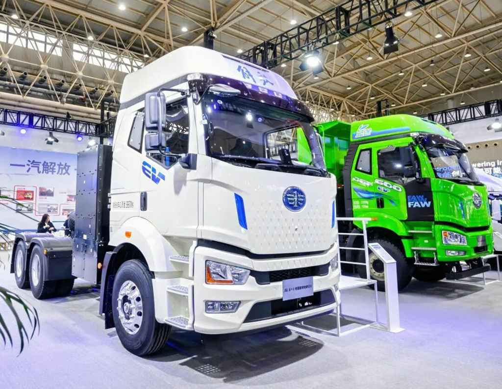 超2万人次!来看,武汉车展解放为啥这么火? - 第2张 - 提加商用车网 超2万人次!来看,武汉车展解放为啥这么火? - 第2张