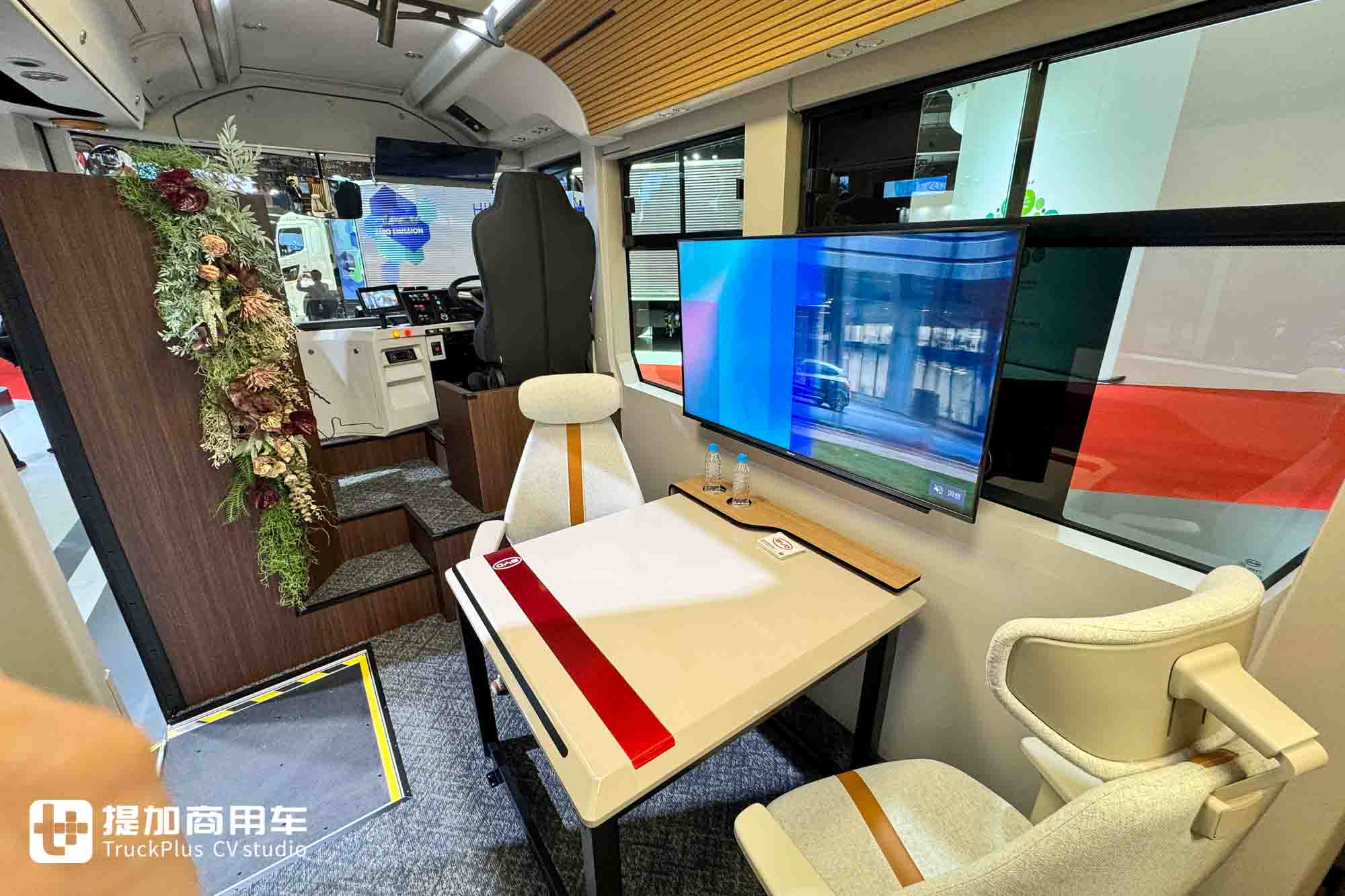 2025日本移动出行展|城市客车爆改移动办公室!比亚迪J6 Living Car“生活房车”亮相 - 第11张 - 提加商用车网 2025日本移动出行展|城市客车爆改移动办公室!比亚迪J6 Living Car“生活房车”亮相 - 第11张