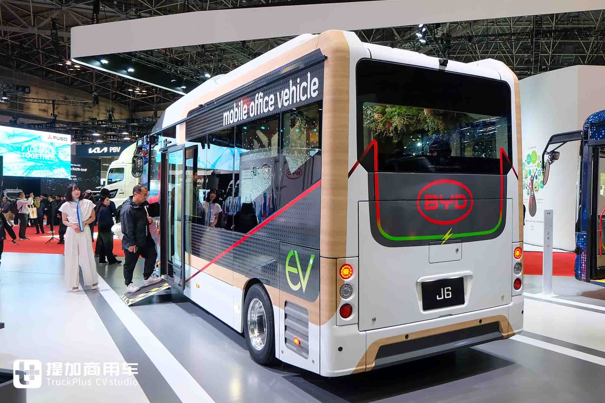 2025日本移动出行展|城市客车爆改移动办公室!比亚迪J6 Living Car“生活房车”亮相 - 第7张 - 提加商用车网 2025日本移动出行展|城市客车爆改移动办公室!比亚迪J6 Living Car“生活房车”亮相 - 第7张