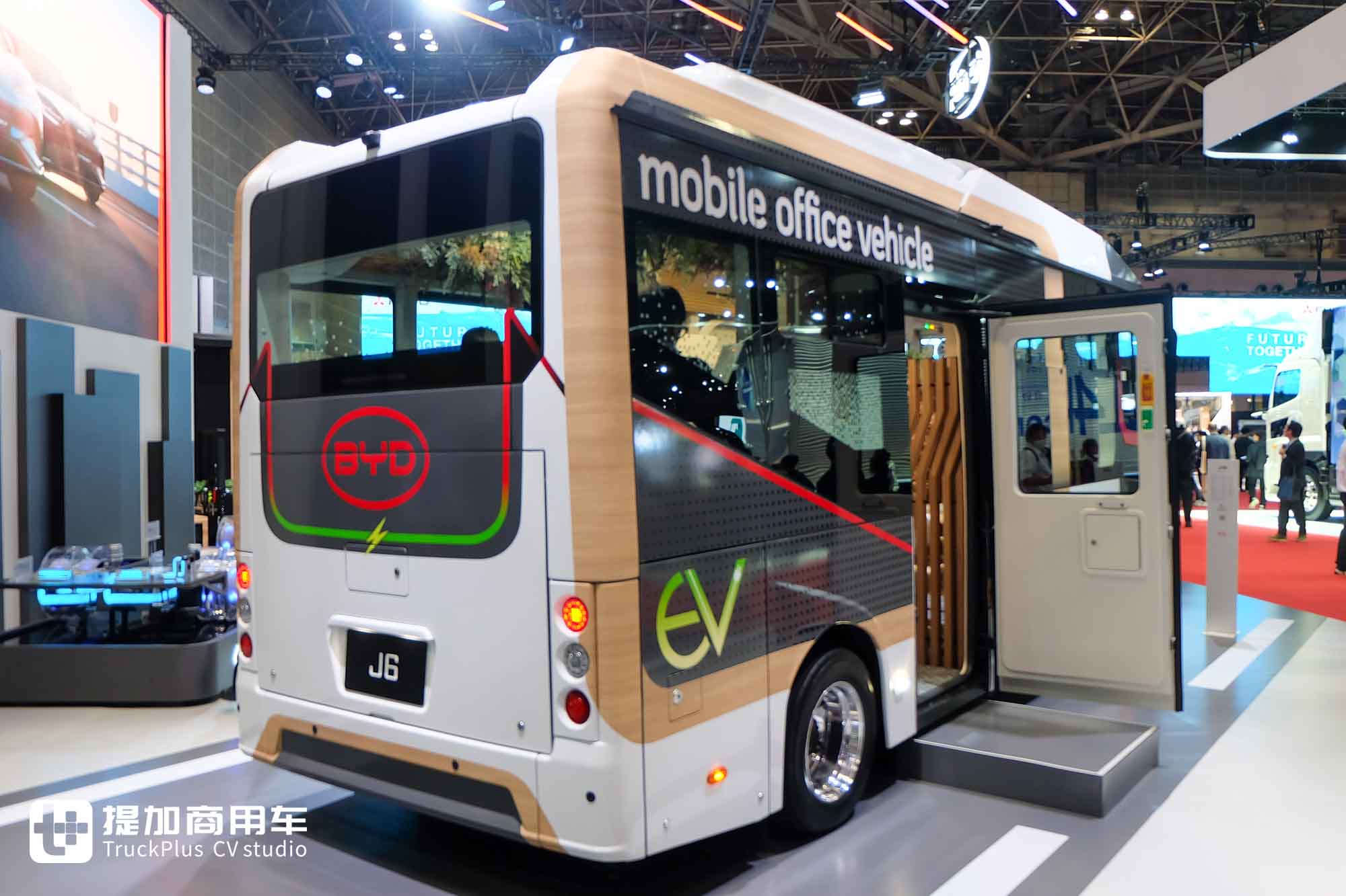 2025日本移动出行展|城市客车爆改移动办公室!比亚迪J6 Living Car“生活房车”亮相 - 第8张 - 提加商用车网 2025日本移动出行展|城市客车爆改移动办公室!比亚迪J6 Living Car“生活房车”亮相 - 第8张