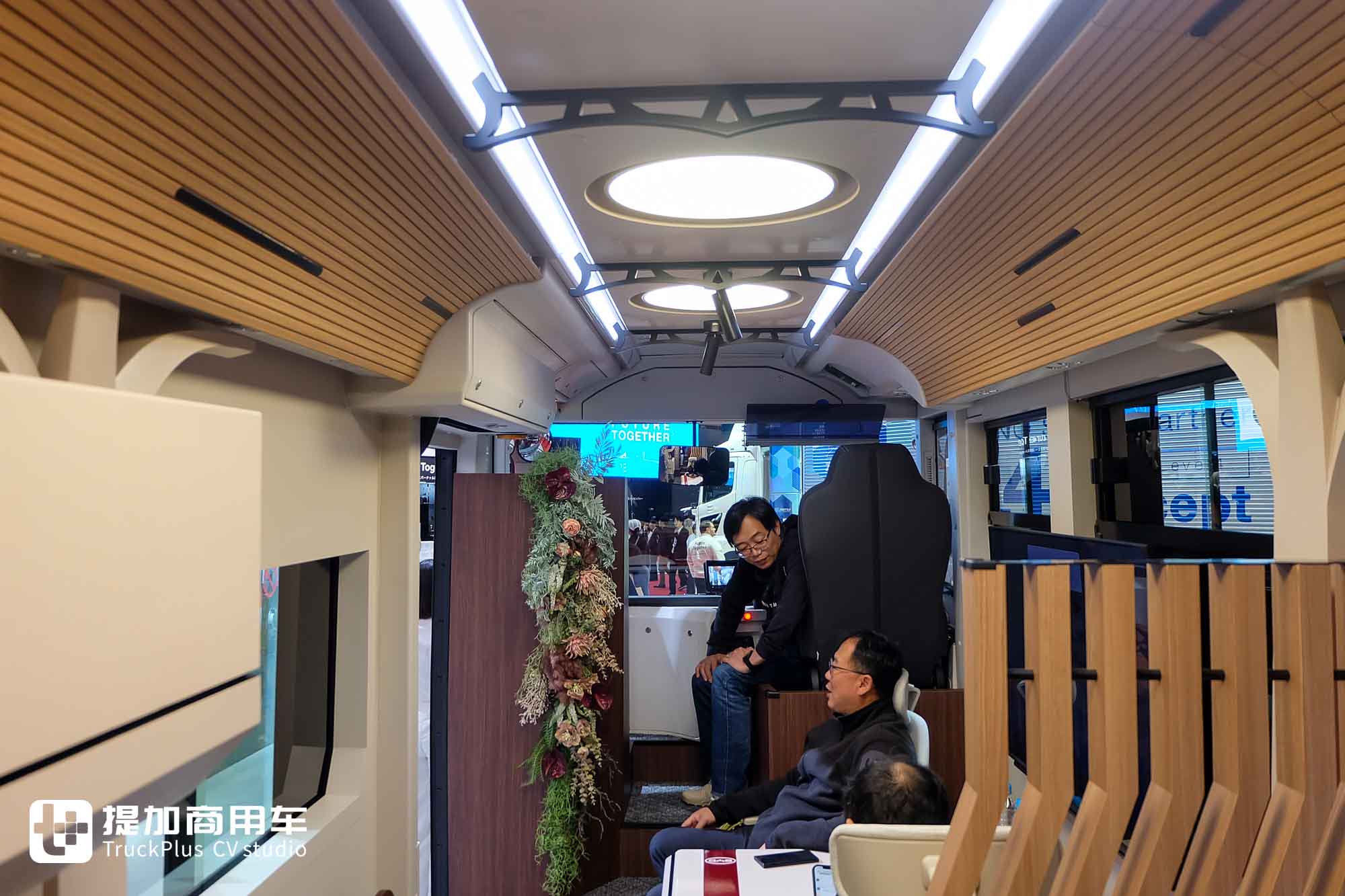 2025日本移动出行展|城市客车爆改移动办公室!比亚迪J6 Living Car“生活房车”亮相 - 第9张 - 提加商用车网 2025日本移动出行展|城市客车爆改移动办公室!比亚迪J6 Living Car“生活房车”亮相 - 第9张