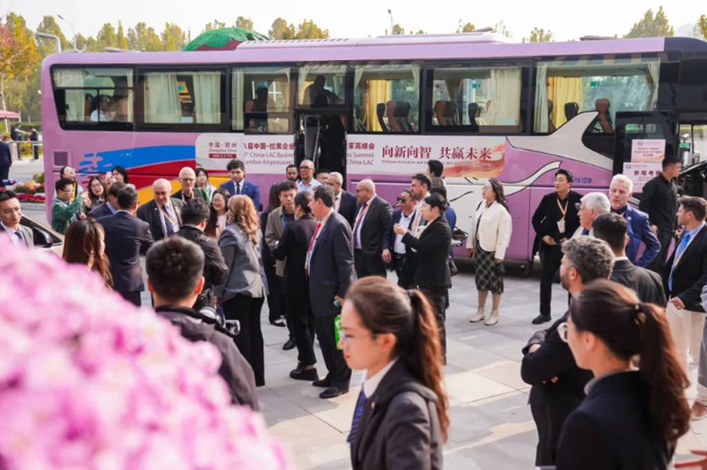 中拉企业家高峰会落幕,宇通以“绿色智造”擘画共赢新蓝图 - 第6张 - 提加商用车网 中拉企业家高峰会落幕,宇通以“绿色智造”擘画共赢新蓝图 - 第6张