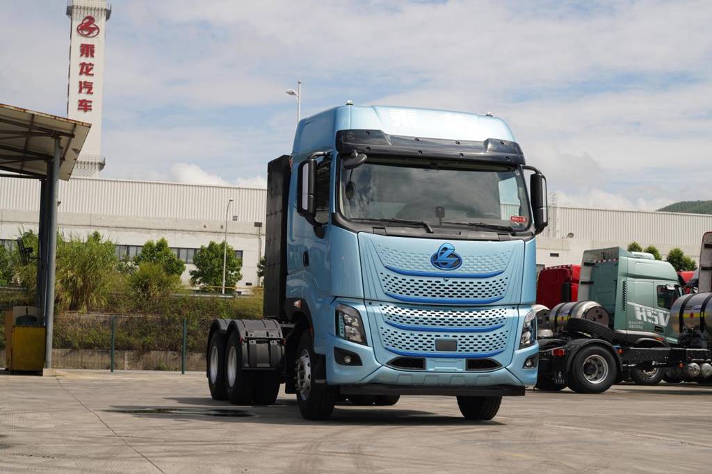 600度超大电量!这台乘龙纯电牵引车让卡友告别续航焦虑 - 第1张 - 提加商用车网 600度超大电量!这台乘龙纯电牵引车让卡友告别续航焦虑 - 第1张