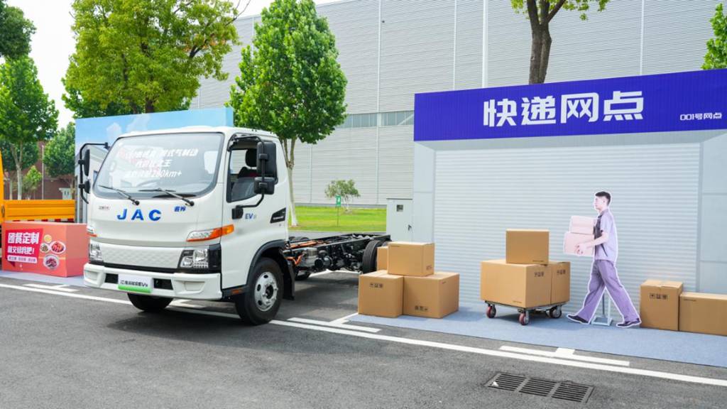 携手共赢!江淮新能源轻卡EV5助力中通快递迎战“双十一” - 第2张 - 提加商用车网 携手共赢!江淮新能源轻卡EV5助力中通快递迎战“双十一” - 第2张
