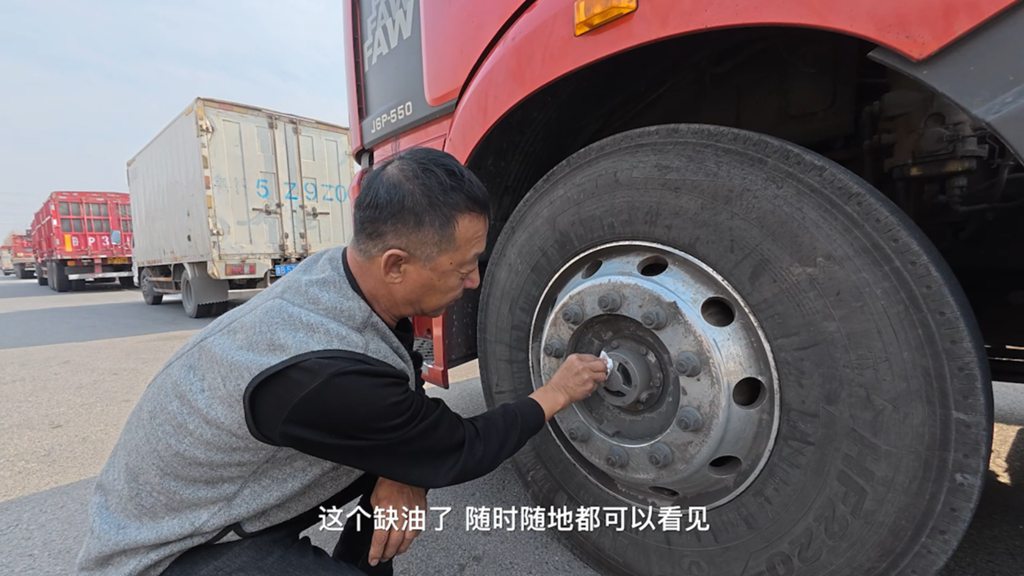 解放王师傅:“百万公里,康迈轮端靠得住!” - 第2张 - 提加商用车网 解放王师傅:“百万公里,康迈轮端靠得住!” - 第2张