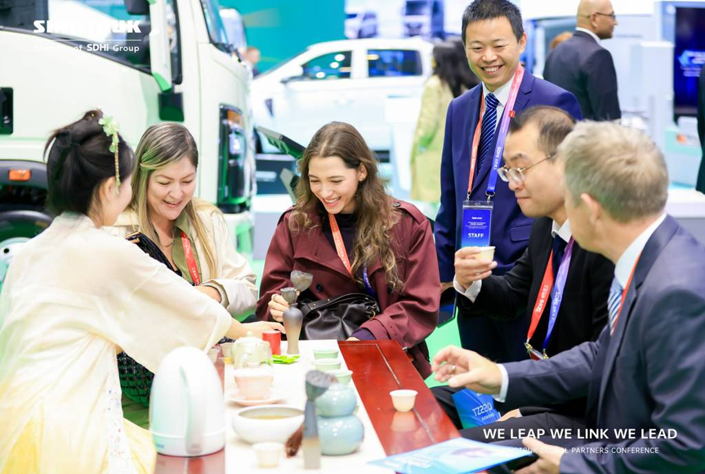 流动的中国结,联结全球路——中国重汽释放全球价值新信号 - 第3张 - 提加商用车网 流动的中国结,联结全球路——中国重汽释放全球价值新信号 - 第3张