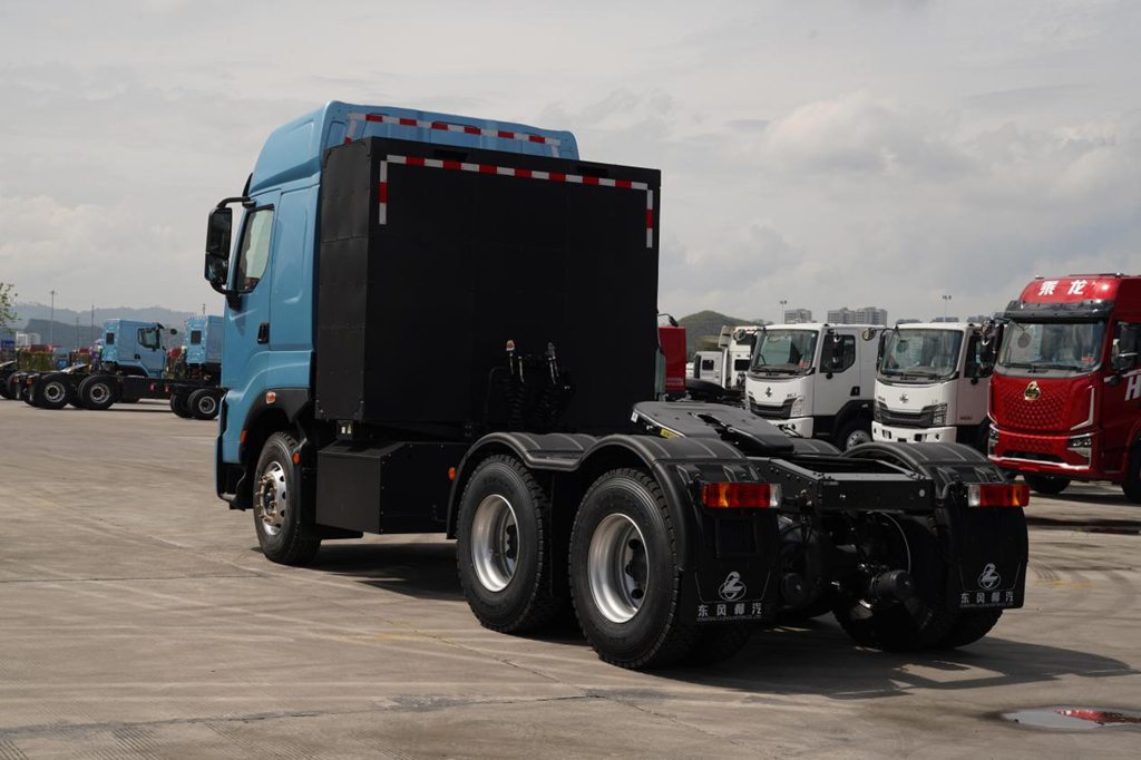 600度超大电量!这台乘龙纯电牵引车让卡友告别续航焦虑 - 第3张 - 提加商用车网 600度超大电量!这台乘龙纯电牵引车让卡友告别续航焦虑 - 第3张