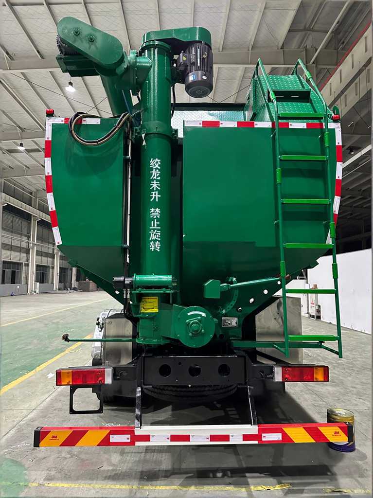 巨能装还巨省油,乘龙H5 8x4散装饲料运输车助卡友赚大钱 - 第5张 - 提加商用车网 巨能装还巨省油,乘龙H5 8x4散装饲料运输车助卡友赚大钱 - 第5张