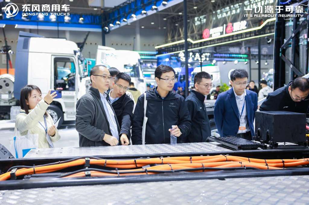 智绘点亮绿色征程,东风商用车2025中国国际商用车展重磅开启 - 第7张 - 提加商用车网 智绘点亮绿色征程,东风商用车2025中国国际商用车展重磅开启 - 第7张