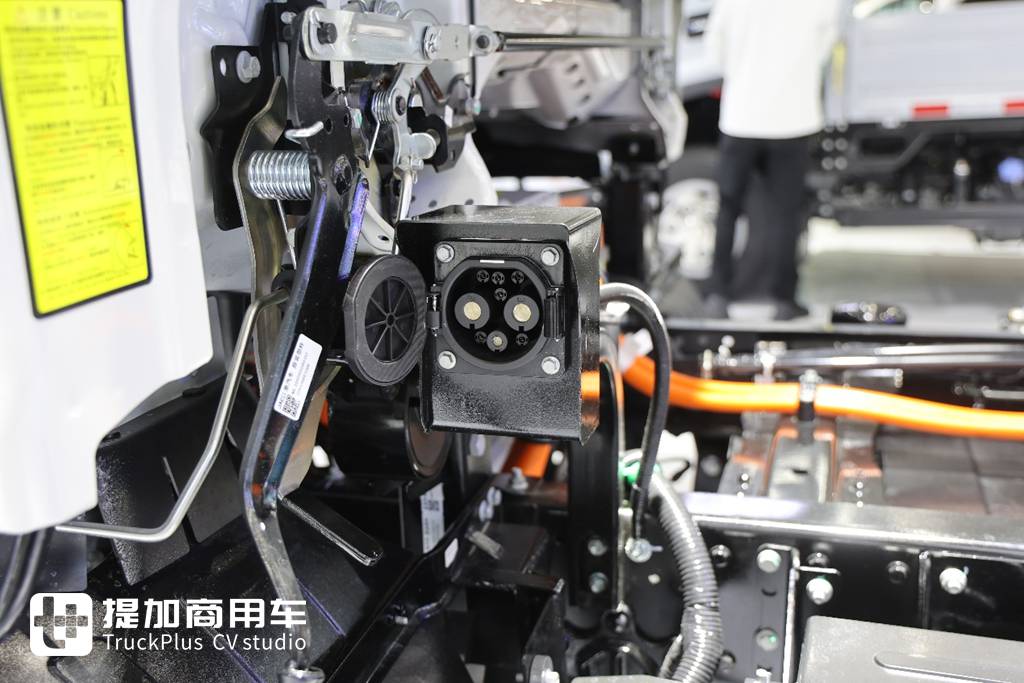 再次亮相2025武汉车展,带你看江淮帅铃ES9为何称得上是旗舰电动轻卡 - 第14张 - 提加商用车网 再次亮相2025武汉车展,带你看江淮帅铃ES9为何称得上是旗舰电动轻卡 - 第14张
