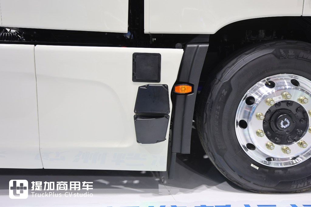 欧洲人抢着要的国产氢能半挂，续航超700km，欧洲版东风天龙GX氢燃料电池牵引车实拍 - 第8张