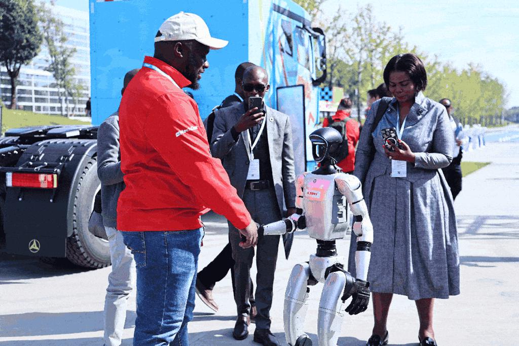 NEXT SANY ERA | 三一2025全球交通能源峰会在三一智联重卡产业园圆满举办! - 第1张 - 提加商用车网 NEXT SANY ERA | 三一2025全球交通能源峰会在三一智联重卡产业园圆满举办! - 第1张