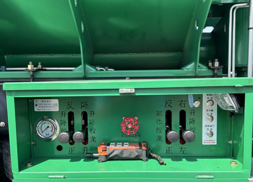 鲜乘直通车 | 打破饲料车认知误区，乘龙H5 8×4饲料车带你高效创富！ - 第5张