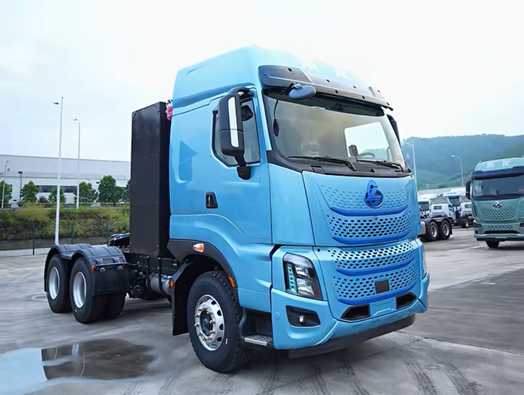 鲜乘直通车 | 乘龙H7 Pro新能源牵引车：从驾驭到运营，开启智慧创富新时代 - 第1张