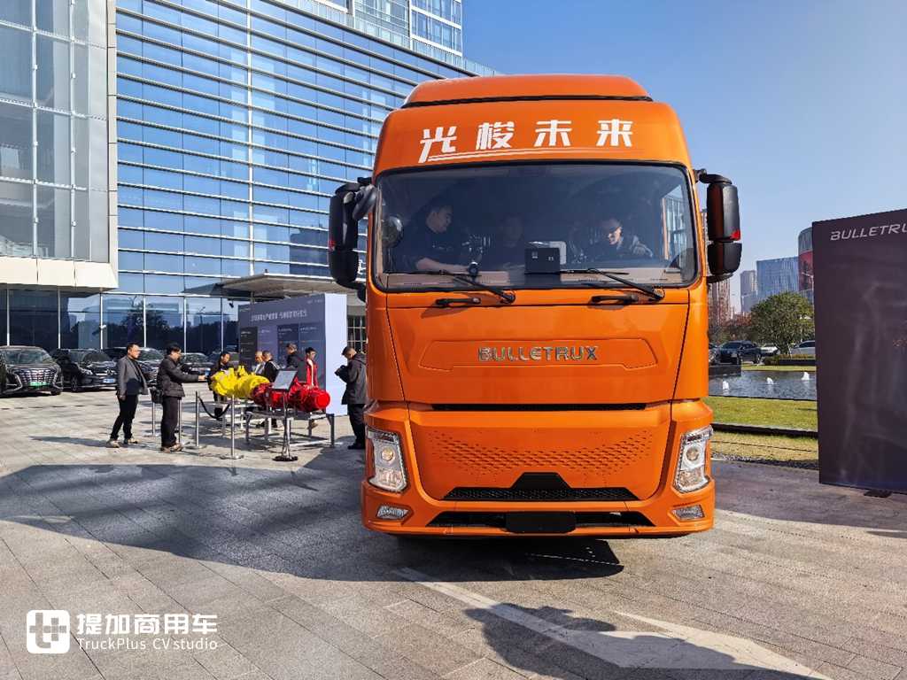 光梭未来卡车，你听说过吗？其最新推出的来福1.0纯电牵引车实拍 - 第9张