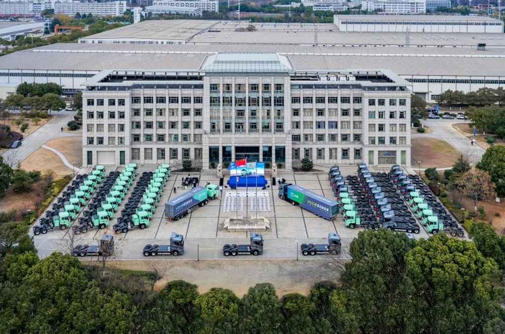2000台签约 200台新品首发交付!汉马科技交出2025“销量+战略”双答卷 - 第1张 - 提加商用车网 2000台签约 200台新品首发交付!汉马科技交出2025“销量+战略”双答卷 - 第1张