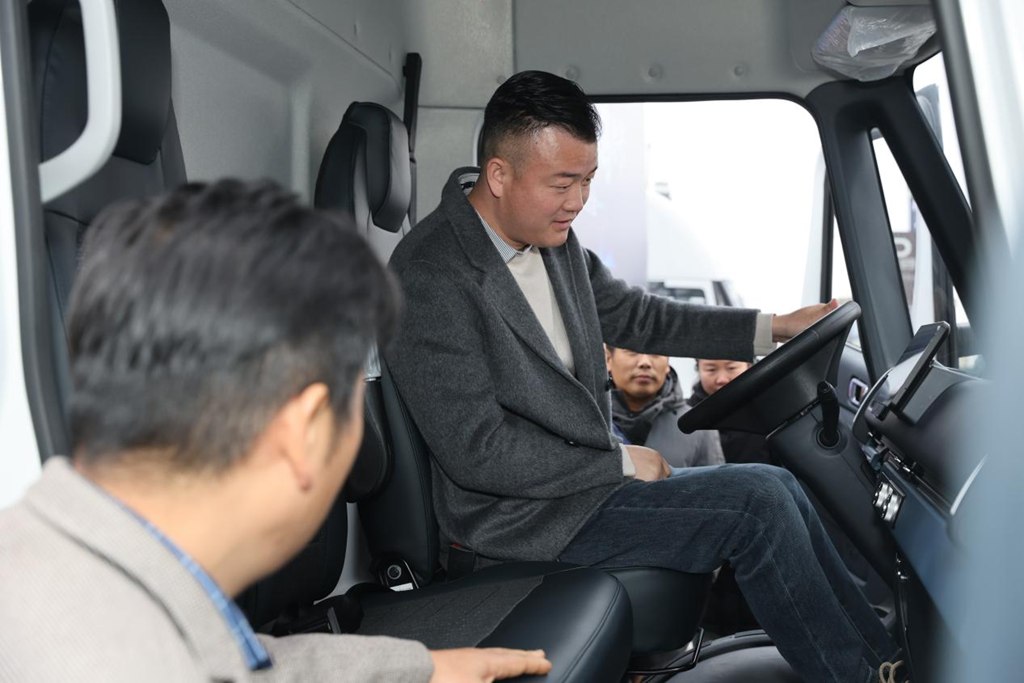 三城联动启幕！江淮 1 卡坤鹏 ET9赋能华南华东中原高效物流升级 - 第8张