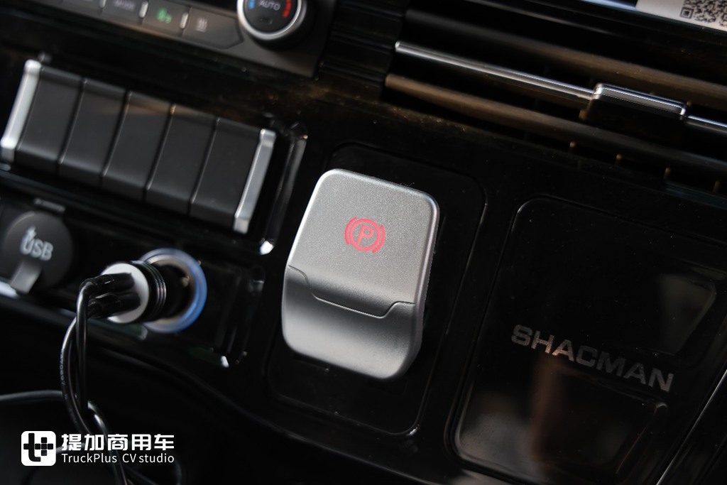 高端再进一步，全新德龙X6000来袭，实拍超凡旗舰牵引车带你看看都升级改进了啥！ - 第16张