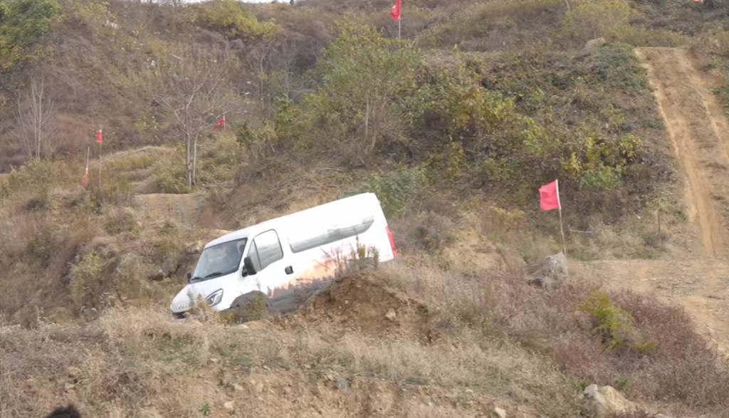 《依维柯山海体验营第五期圆满落幕：欧霸·山海卓越性能征服极限路况》 - 第2张