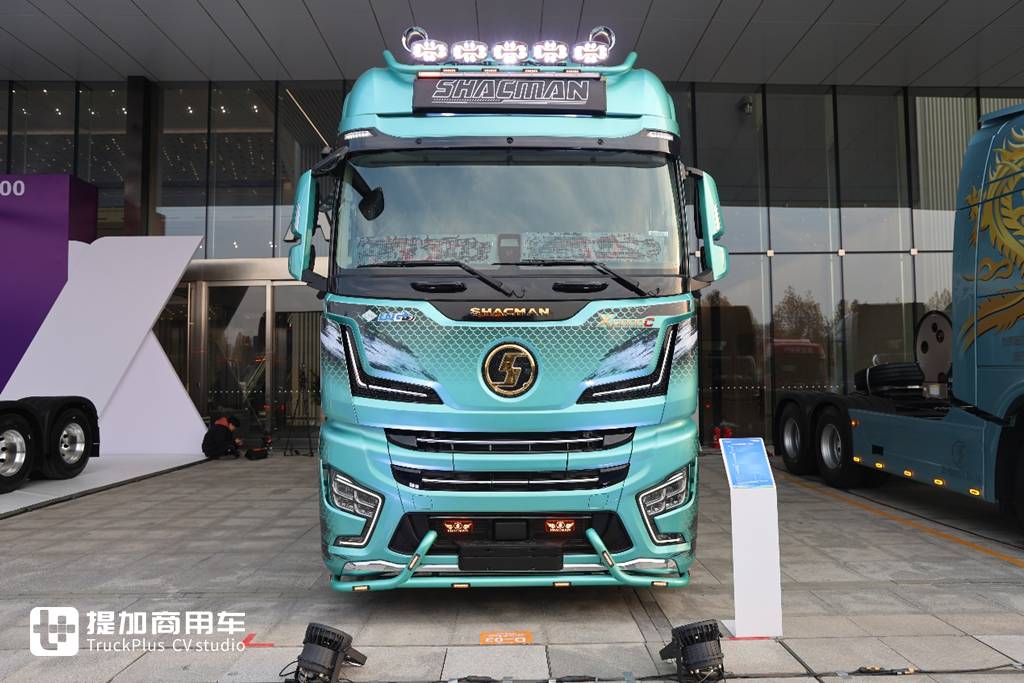 高端再进一步，全新德龙X6000来袭，实拍超凡旗舰牵引车带你看看都升级改进了啥！ - 第2张