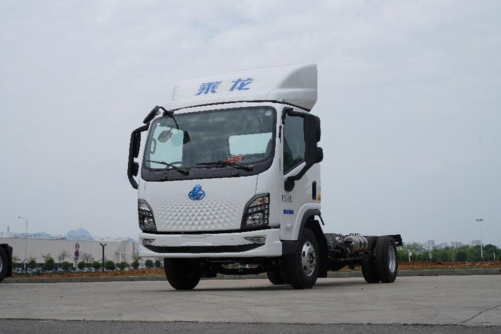 充电16分钟续航450km 乘龙翼威2大电量轻卡领跑城配创富路 - 第1张