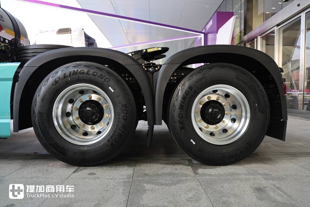 高端再进一步，全新德龙X6000来袭，实拍超凡旗舰牵引车带你看看都升级改进了啥！ - 第27张