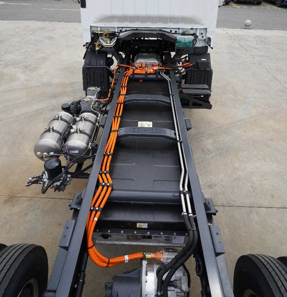 充电16分钟续航450km 乘龙翼威2大电量轻卡领跑城配创富路 - 第2张 - 提加商用车网 充电16分钟续航450km 乘龙翼威2大电量轻卡领跑城配创富路 - 第2张