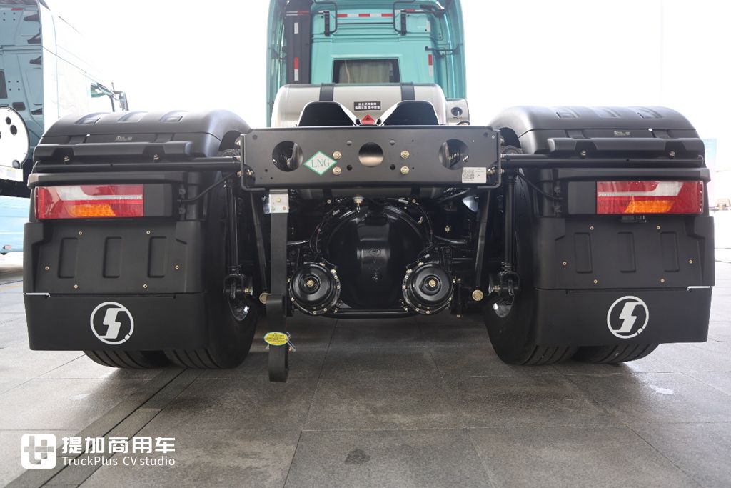 高端再进一步，全新德龙X6000来袭，实拍超凡旗舰牵引车带你看看都升级改进了啥！ - 第28张