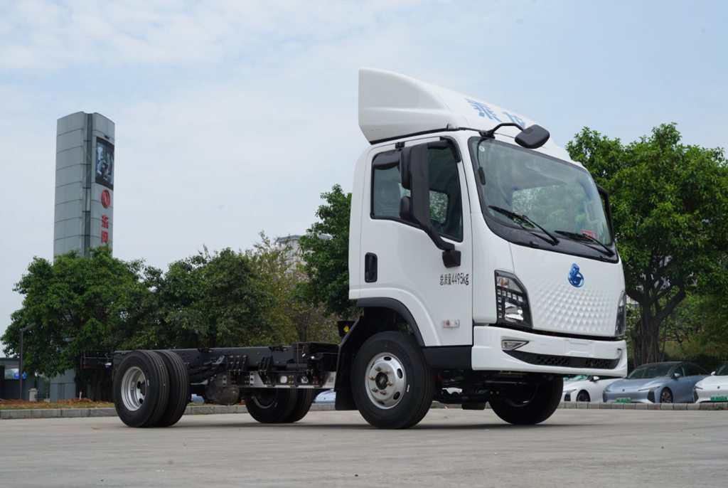 充电16分钟续航450km 乘龙翼威2大电量轻卡领跑城配创富路 - 第5张 - 提加商用车网 充电16分钟续航450km 乘龙翼威2大电量轻卡领跑城配创富路 - 第5张