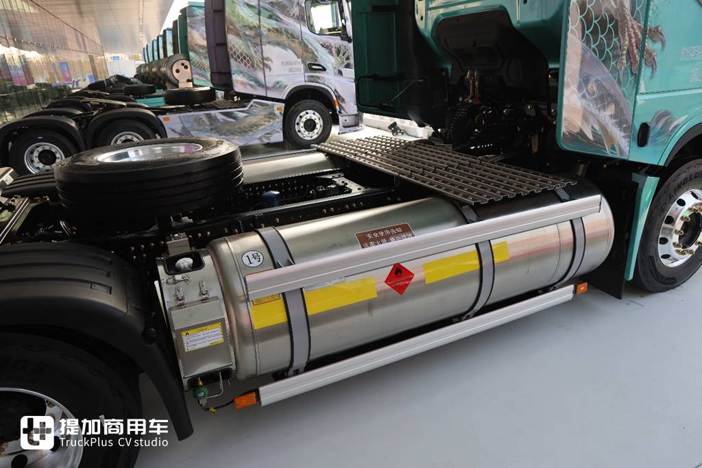 高端再进一步，全新德龙X6000来袭，实拍超凡旗舰牵引车带你看看都升级改进了啥！ - 第32张