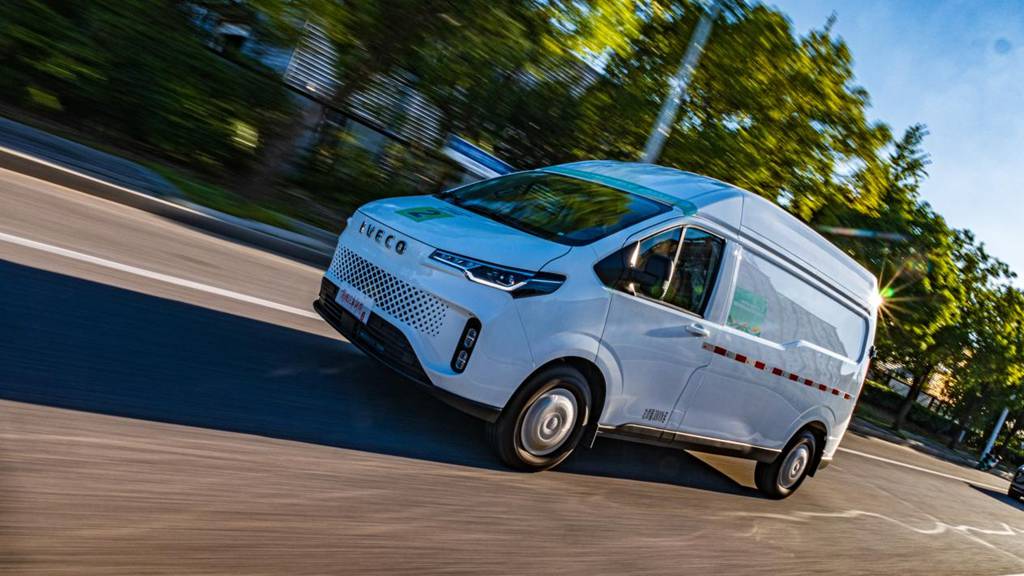 绿色高效新标杆！依维柯聚星纯电动车再获权威VAN车大奖认可 - 第4张