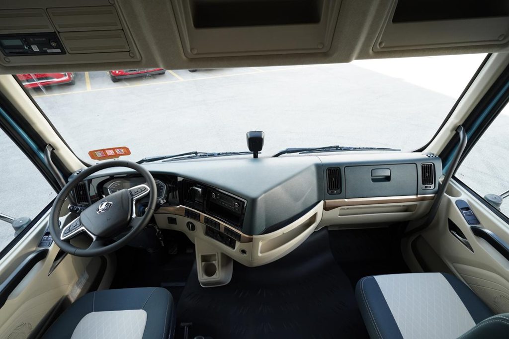 合规多拉1.1吨货!乘龙H5超轻版纯电牵引车多拉快跑赚更多 - 第5张 - 提加商用车网 合规多拉1.1吨货!乘龙H5超轻版纯电牵引车多拉快跑赚更多 - 第5张