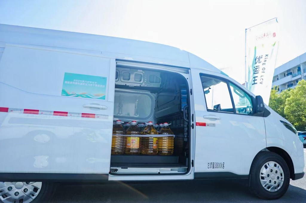 绿色高效新标杆！依维柯聚星纯电动车再获权威VAN车大奖认可 - 第5张