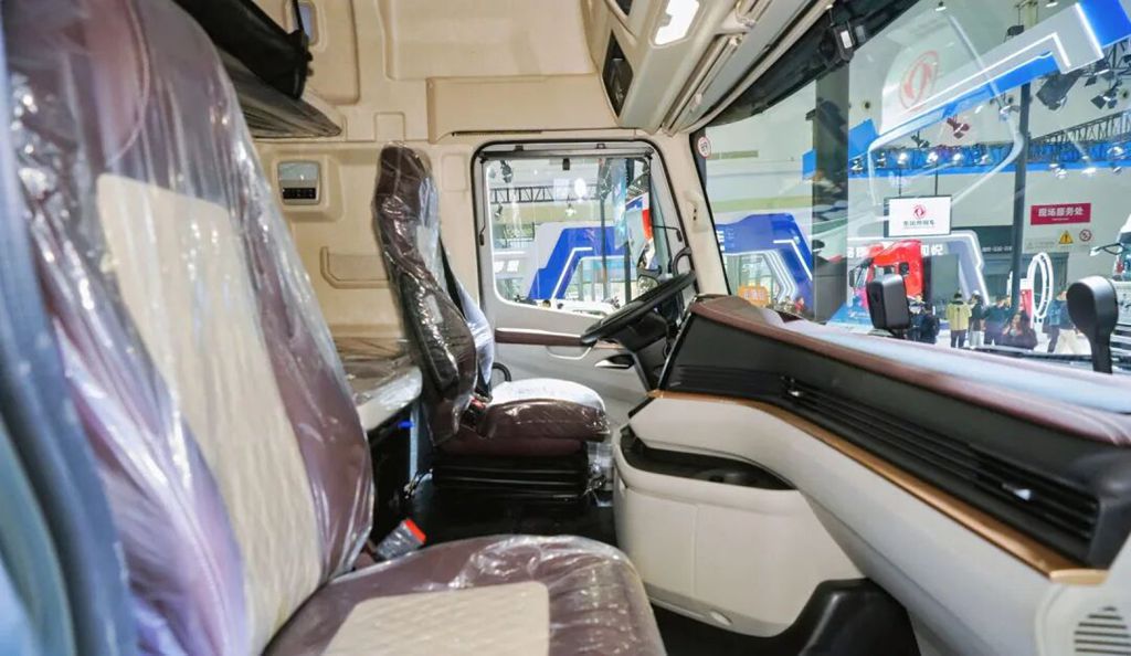鲜乘直通车 | 乘龙HK LNG牵引车:消除烦恼,乐在征途 - 第4张 - 提加商用车网 鲜乘直通车 | 乘龙HK LNG牵引车:消除烦恼,乐在征途 - 第4张