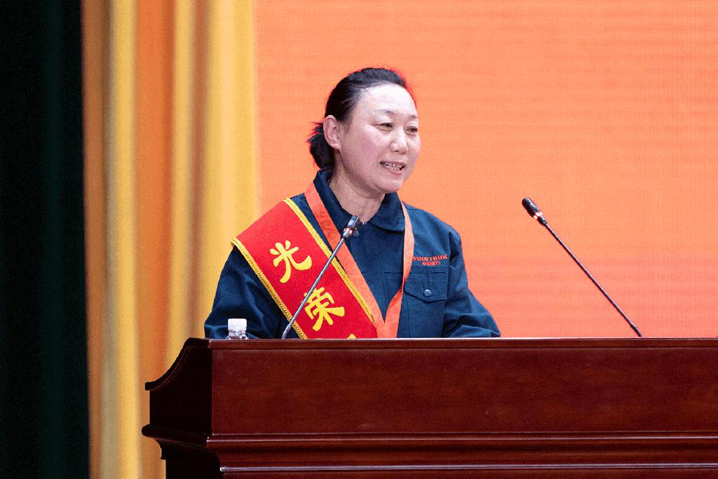 矢志强国梦,无悔重汽人!中国重汽集团举办职工光荣退休仪式 - 第2张 - 提加商用车网 矢志强国梦,无悔重汽人!中国重汽集团举办职工光荣退休仪式 - 第2张