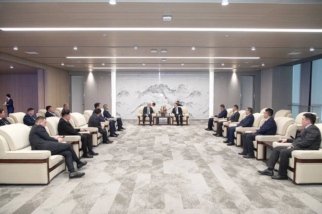 王志坚与哈萨克斯坦卡拉干达州州长布列克帕耶夫举行会见并签约 - 第2张 - 提加商用车网 王志坚与哈萨克斯坦卡拉干达州州长布列克帕耶夫举行会见并签约 - 第2张