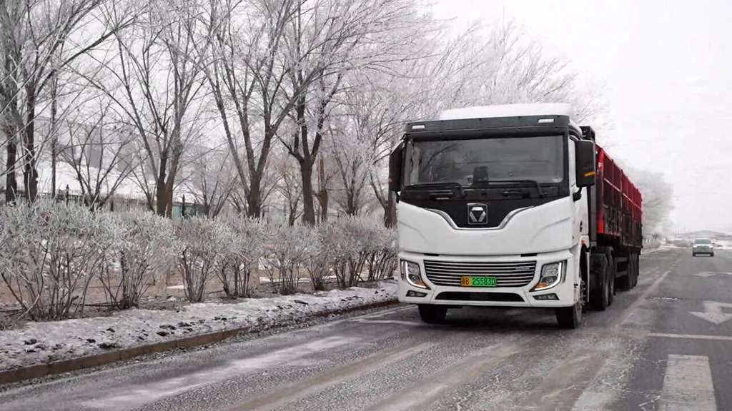 穿越-30℃寒潮!徐工新能源重卡驰骋西北能源运输动脉 - 第1张 - 提加商用车网 穿越-30℃寒潮!徐工新能源重卡驰骋西北能源运输动脉 - 第1张