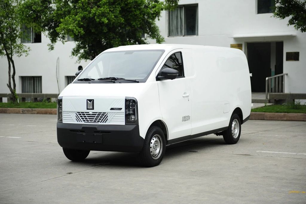 创富优选丨放胆闯,赢到爽!庆铃铃珑新能源VAN给你“撑腰” - 第2张 - 提加商用车网 创富优选丨放胆闯,赢到爽!庆铃铃珑新能源VAN给你“撑腰” - 第2张