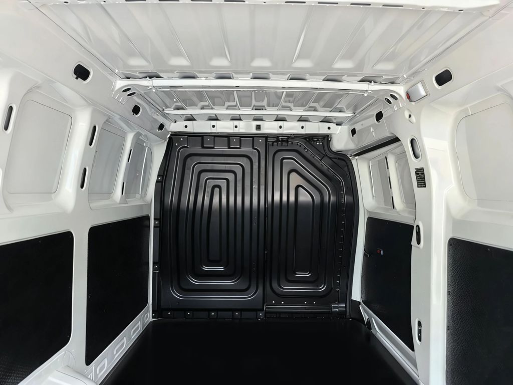 创富优选丨放胆闯,赢到爽!庆铃铃珑新能源VAN给你“撑腰” - 第5张 - 提加商用车网 创富优选丨放胆闯,赢到爽!庆铃铃珑新能源VAN给你“撑腰” - 第5张