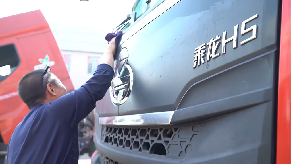 鲜乘老友记 | 每月多挣3000+，申师傅与乘龙H5 LNG的“致富经” - 第2张