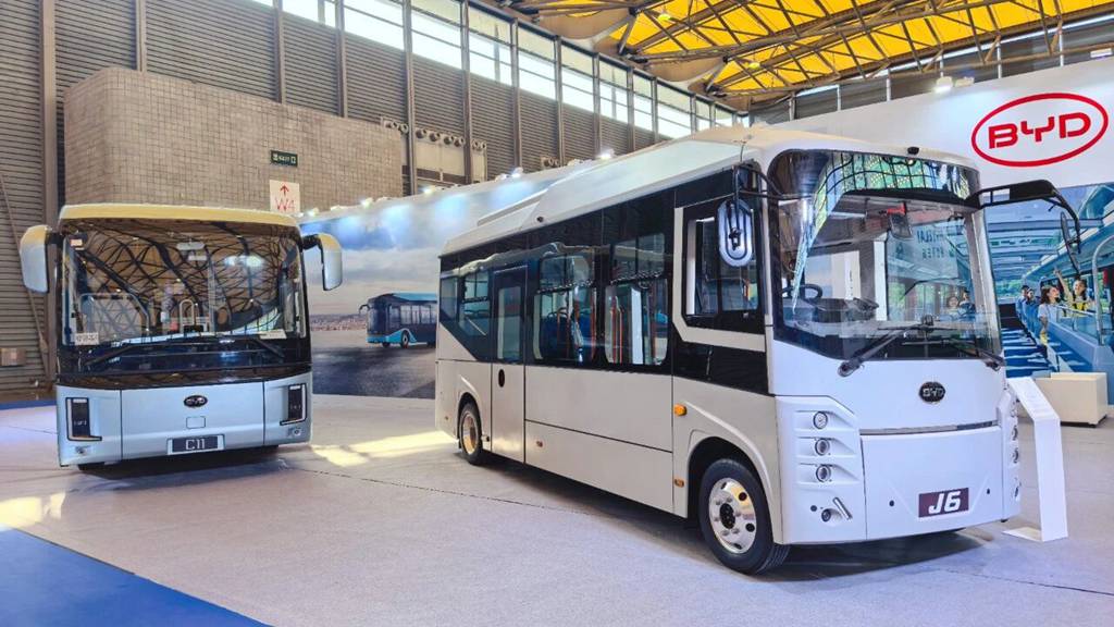 比亚迪商用车携电动客车C11、J6亮相上海国际客车展 - 第1张