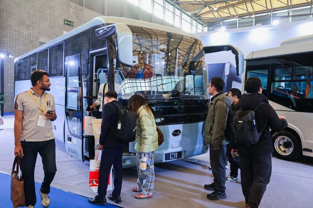 比亚迪商用车携电动客车C11、J6亮相上海国际客车展 - 第2张