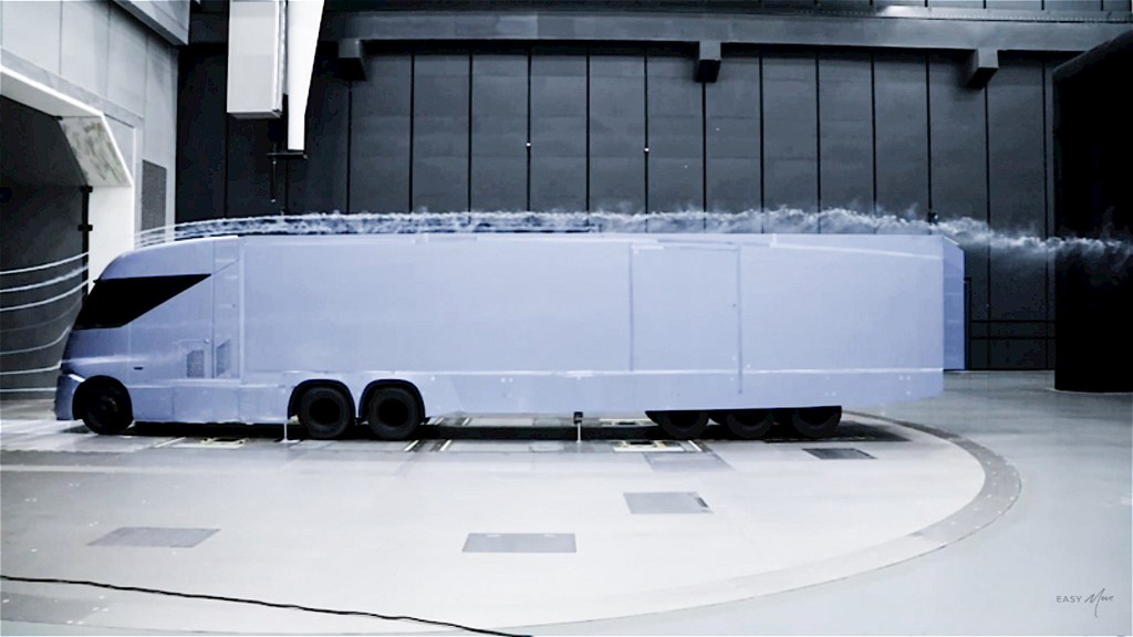 福田卡文BEACON：全球首个“可电可氢”智能重卡平台产品耀世登场 - 第3张