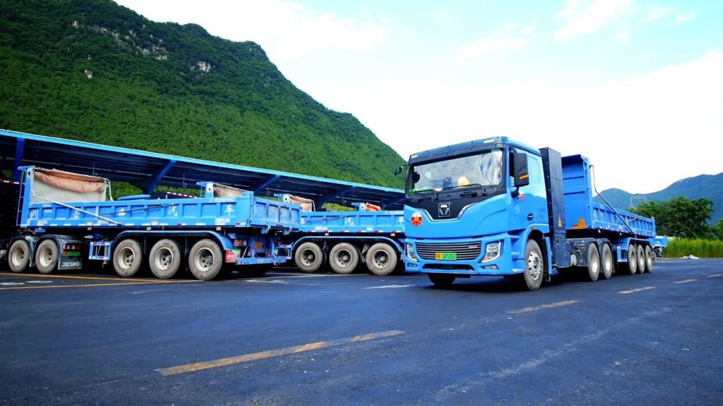 在中国物流之都，徐工超充重卡“15分钟满电” - 第5张